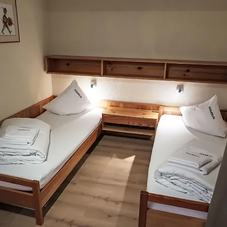 Utoring Acletta-125 By Interhome Daire *