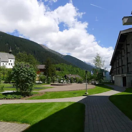 B 068 By Interhome شقة