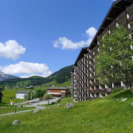 B 068 By Interhome شقة